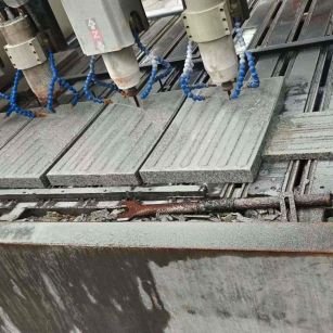 新余 芝麻白花岗岩荔枝面盲道雕刻