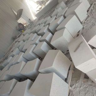 新余 白麻花岗岩异形坐凳