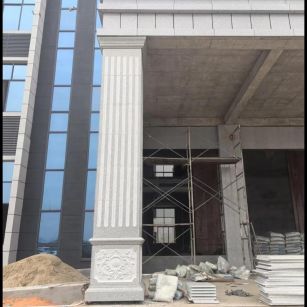 新余 芝麻白光面花岗岩门楼大柱（罗马柱）配雕花底座