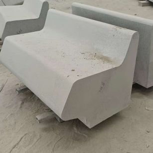 新余 芝麻白花岗岩异形坐凳，石凳