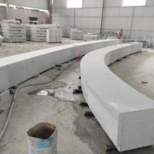 新余芝麻白花岗岩石板材 园林光面弧形坐凳