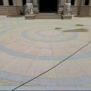 新余 黄金麻芝麻灰花岗岩石材地铺拼接效果