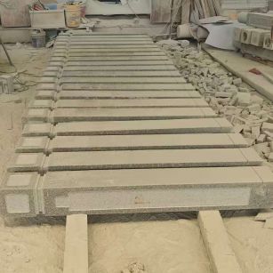 新余 芝麻白异形加工雕刻-栏杆大柱，方柱