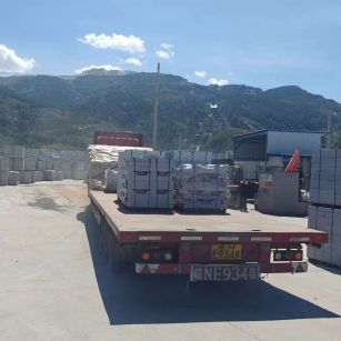 新余 芝麻白仿形路沿石，直形路沿石