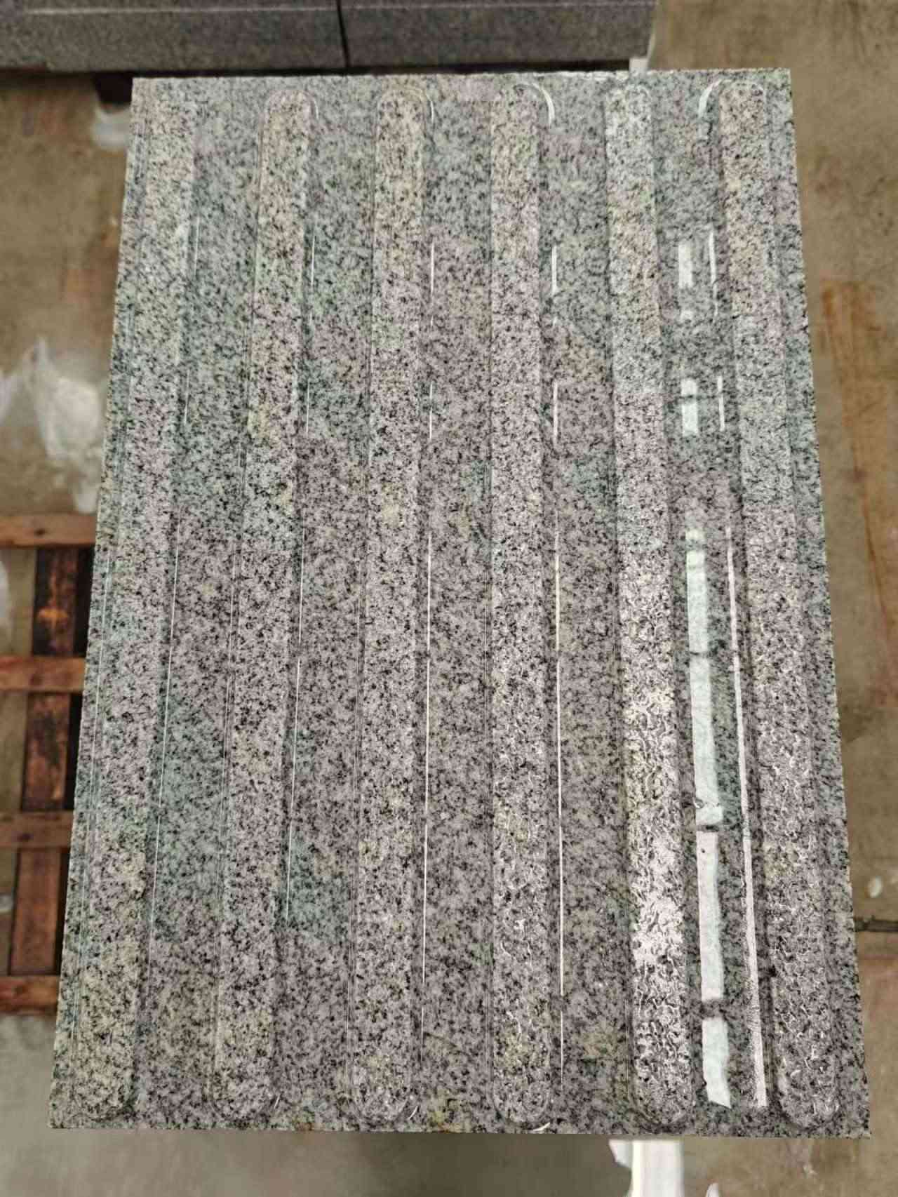 新余 芝麻白花岗岩荔枝面雕刻盲道，盲条