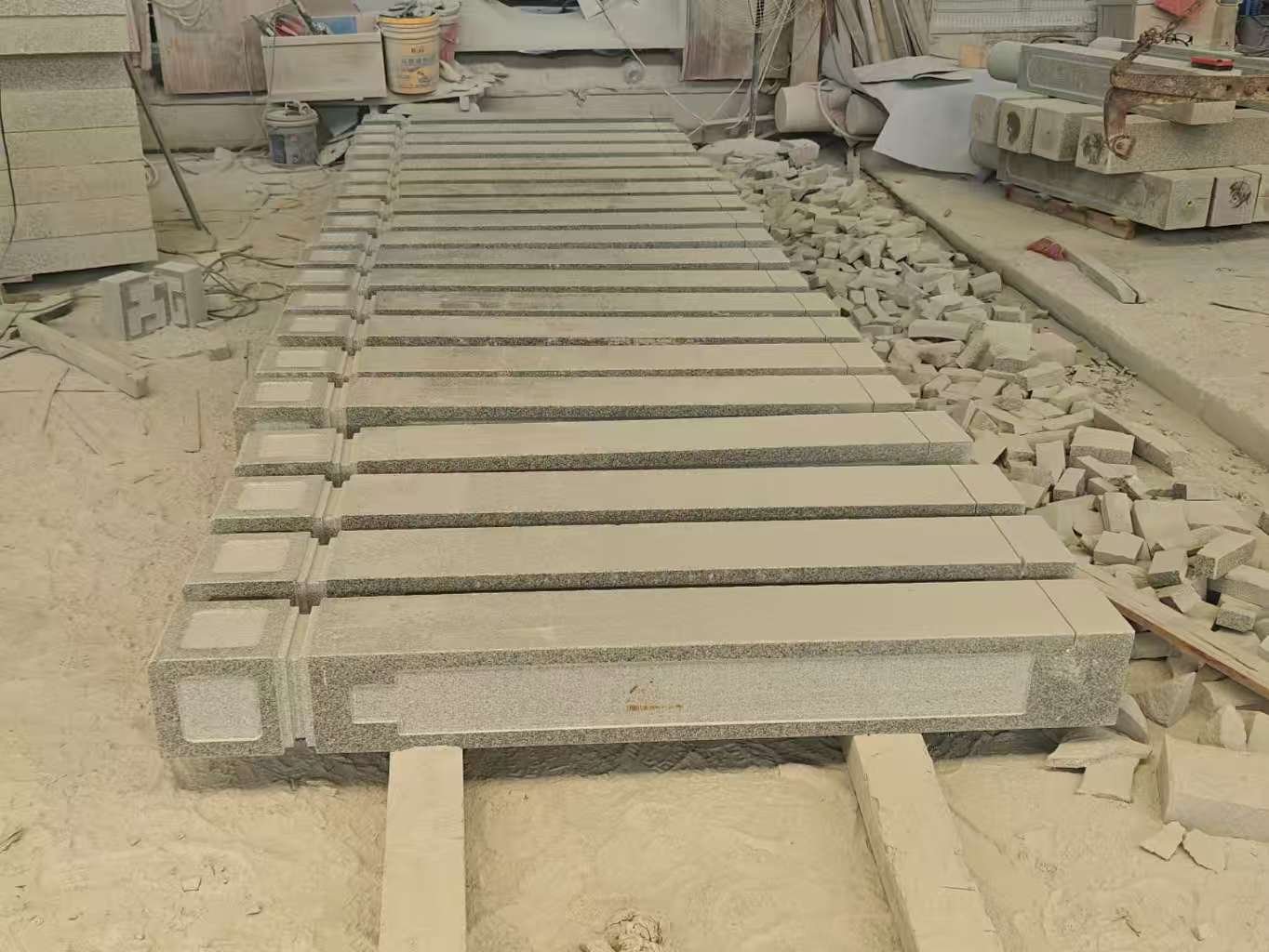 新余 芝麻白异形加工雕刻-栏杆大柱，方柱