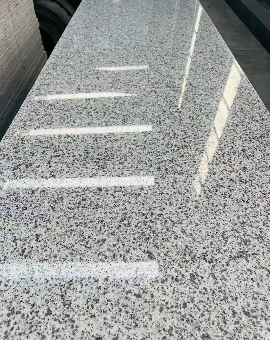 新余 白麻花岗岩光面毛板