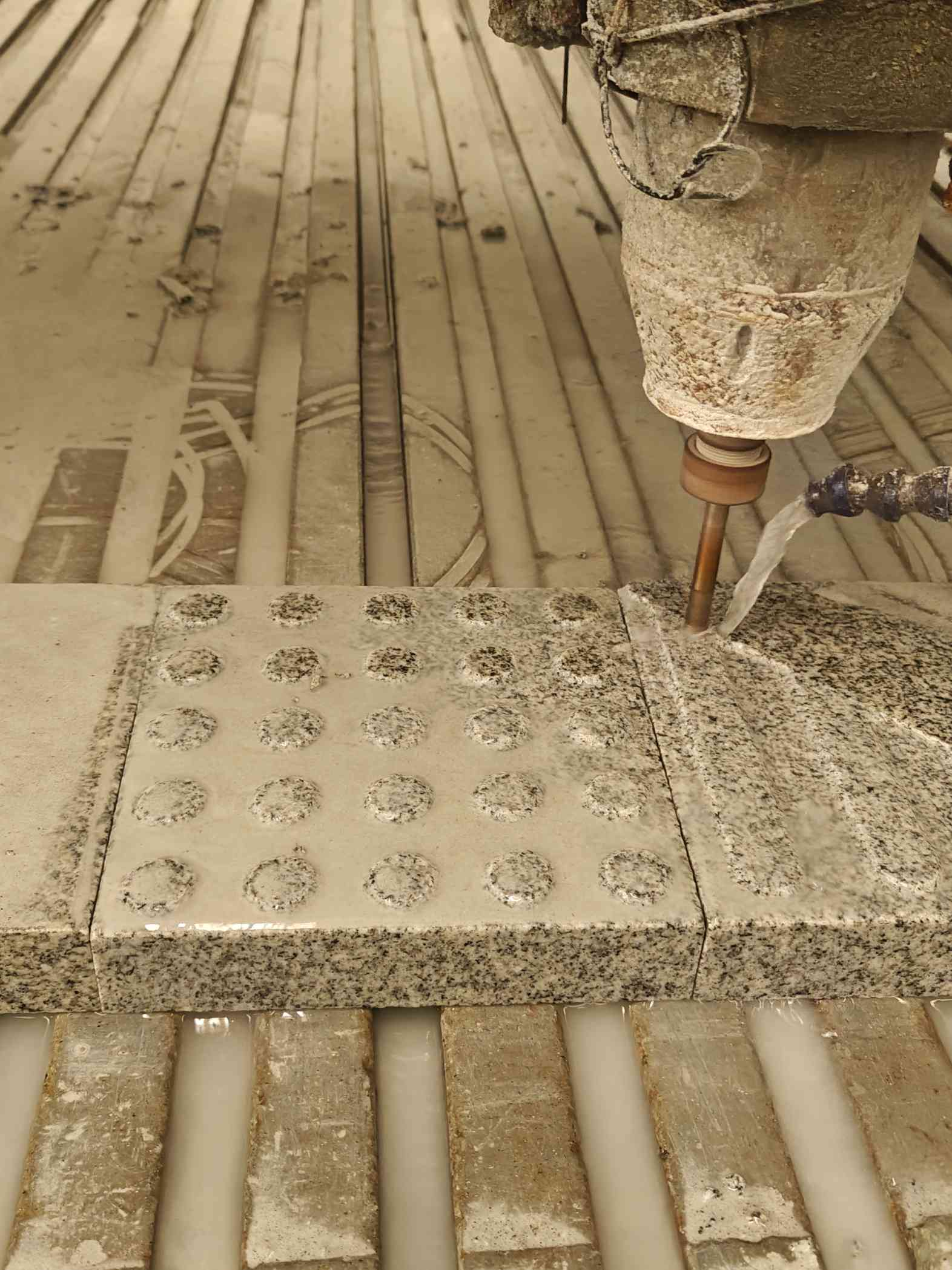 新余 芝麻白花岗岩石材盲人石、盲道石、盲点石