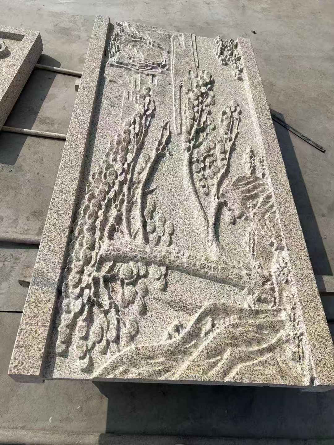 新余 黄金麻雕刻板浮雕迎客松