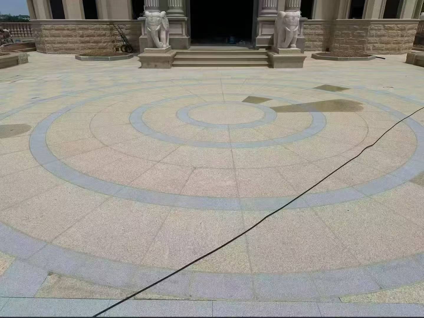 新余 黄金麻芝麻灰花岗岩石材地铺拼接效果