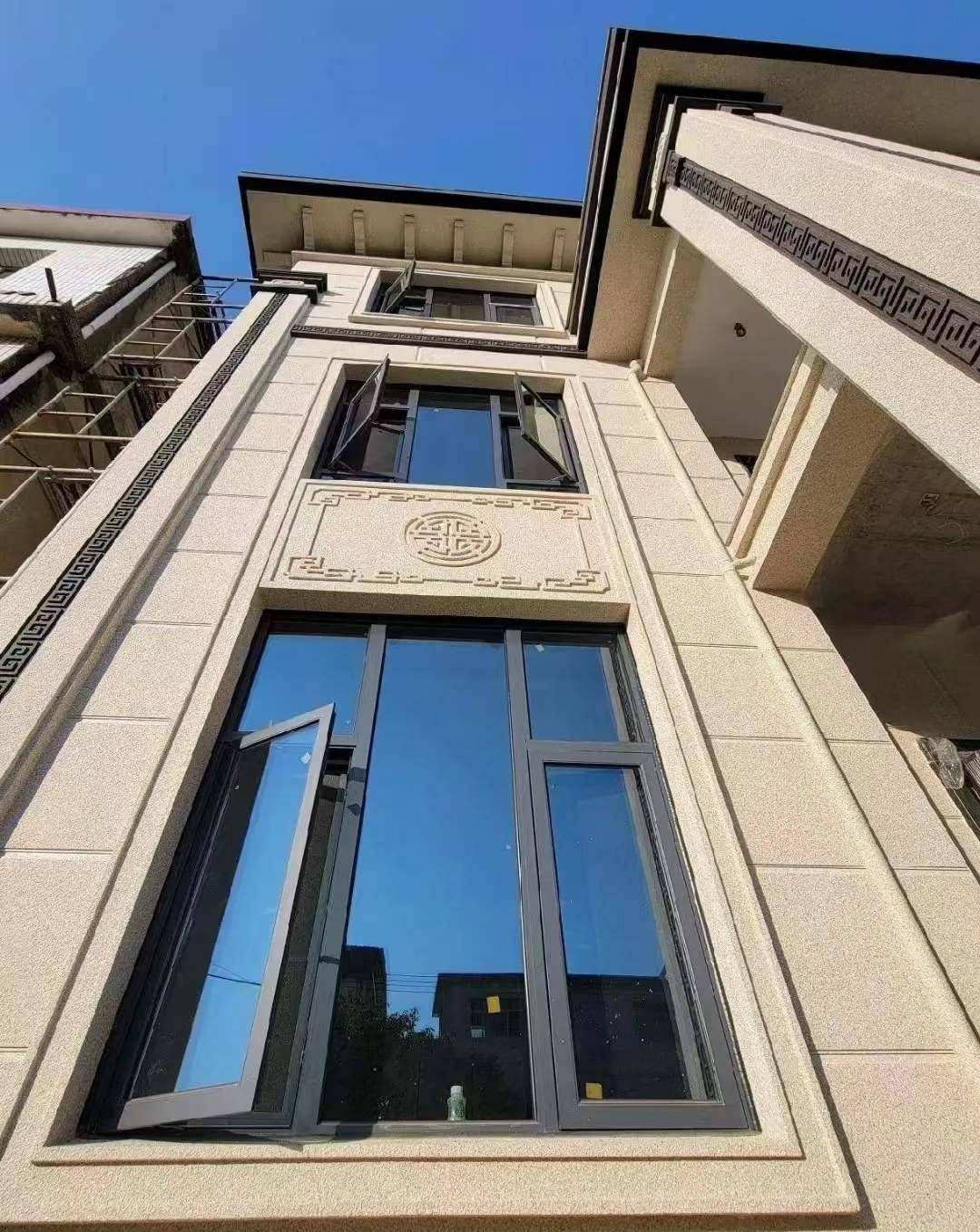 新余 黄金麻荔枝面别墅外墙干挂效果展示