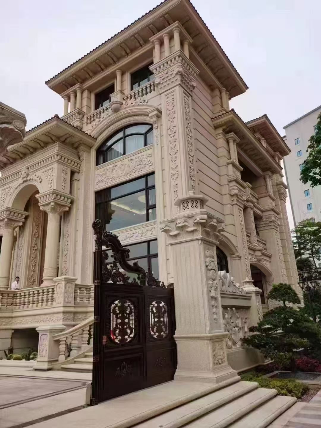 新余 黄金麻花岗岩别墅外墙干挂效果展示