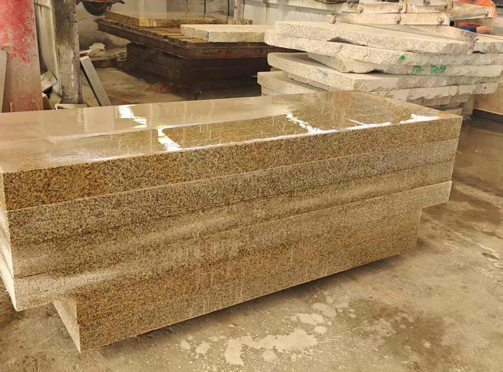 新余 黄金麻栏杆料半成品加工中